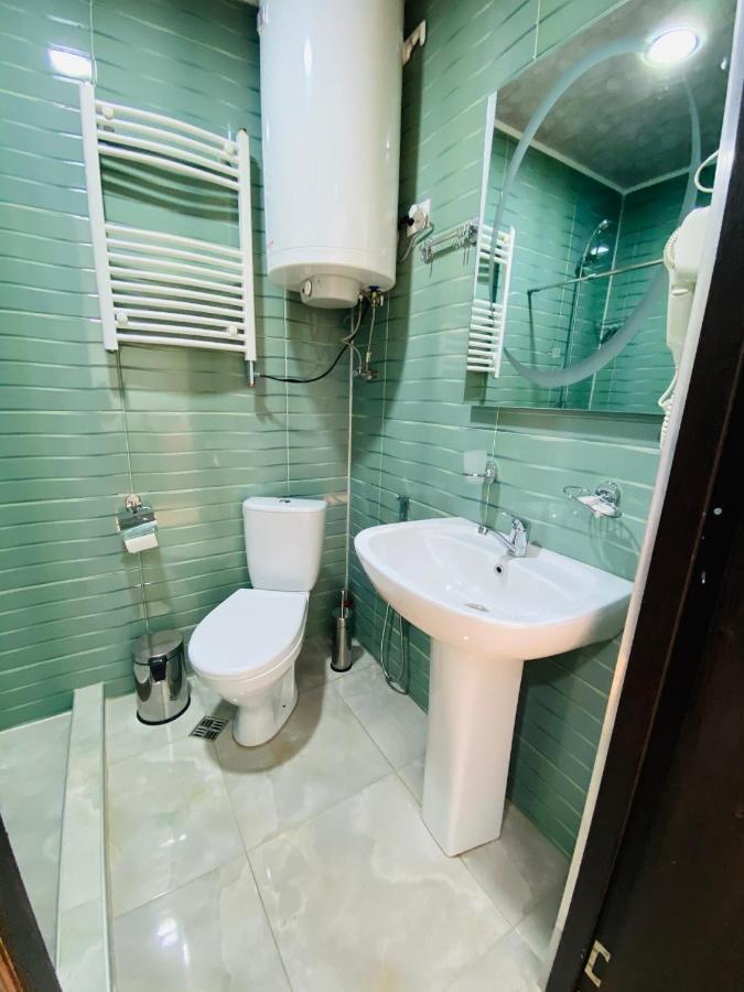 Guesthouse Alpenrose Mestia Ngoại thất bức ảnh