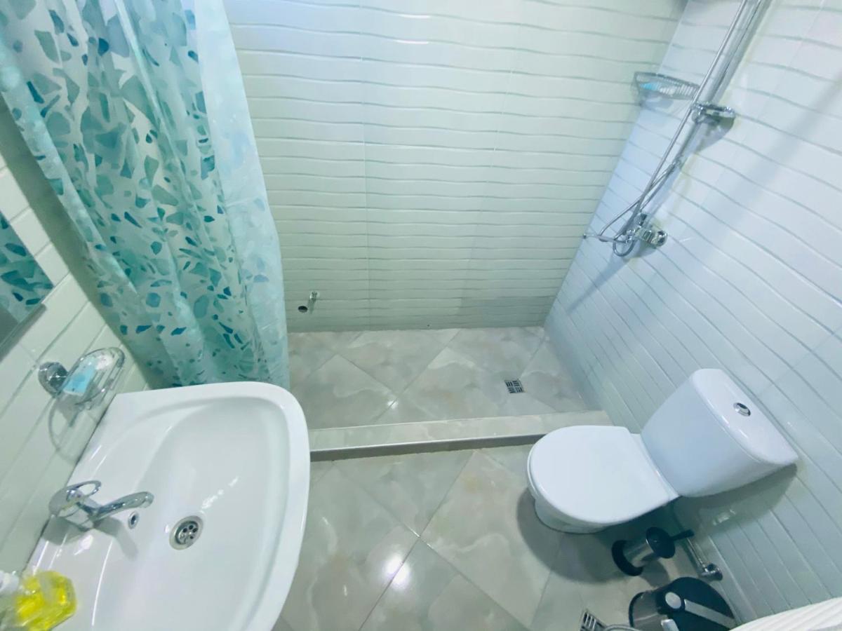 Guesthouse Alpenrose Mestia Ngoại thất bức ảnh
