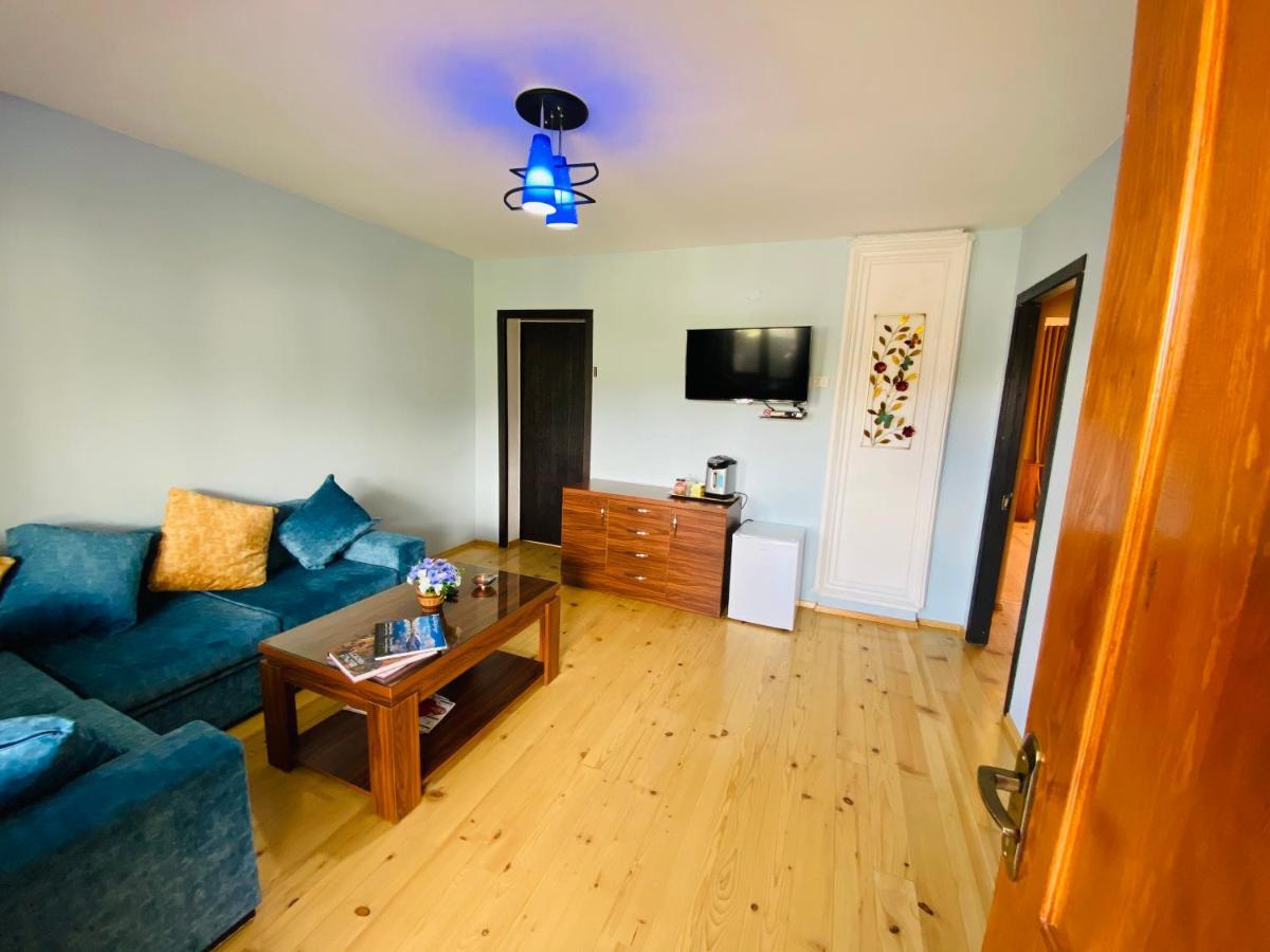 Guesthouse Alpenrose Mestia Ngoại thất bức ảnh