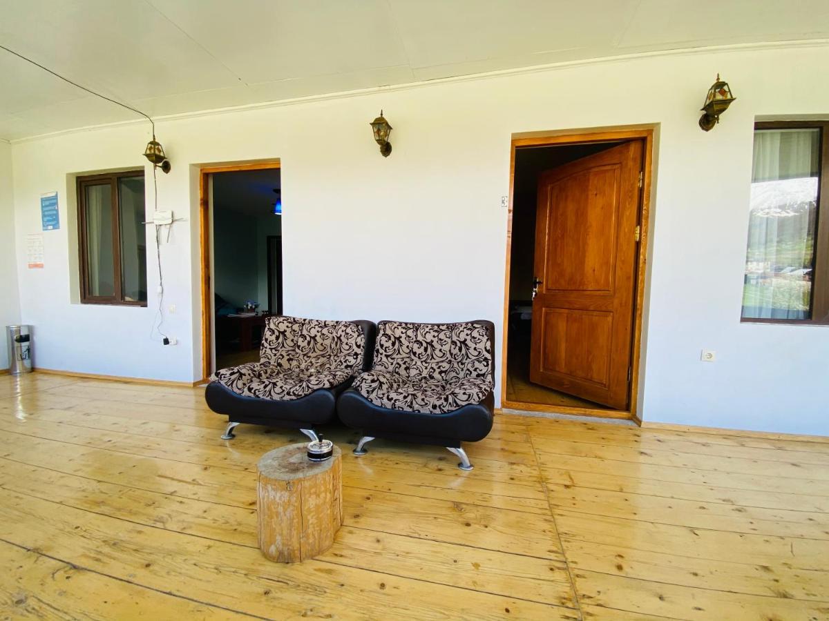 Guesthouse Alpenrose Mestia Ngoại thất bức ảnh