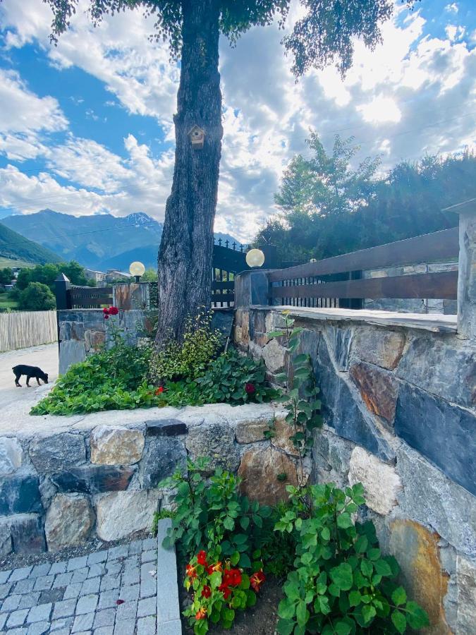 Guesthouse Alpenrose Mestia Ngoại thất bức ảnh