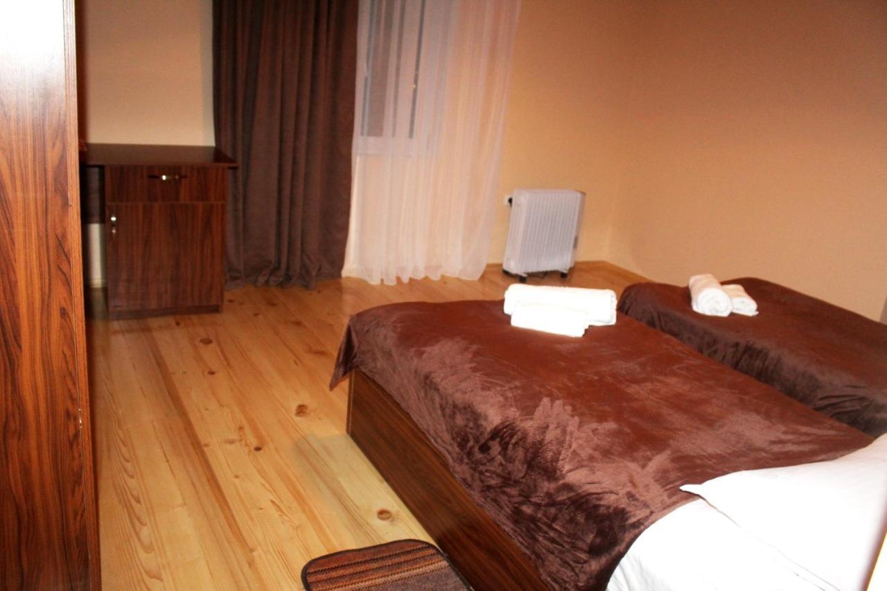 Guesthouse Alpenrose Mestia Ngoại thất bức ảnh
