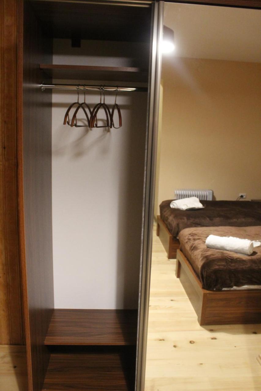 Guesthouse Alpenrose Mestia Ngoại thất bức ảnh