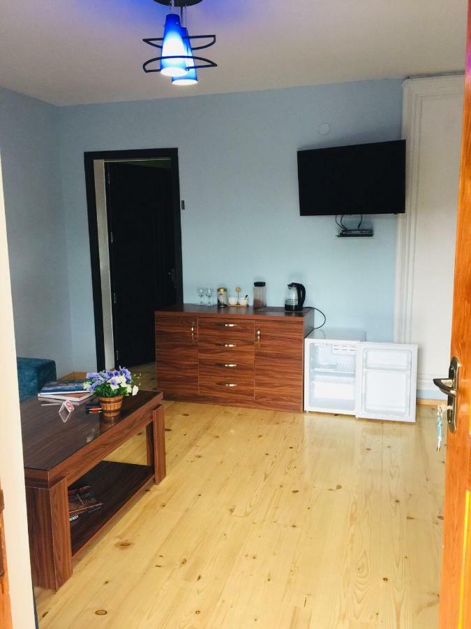 Guesthouse Alpenrose Mestia Ngoại thất bức ảnh