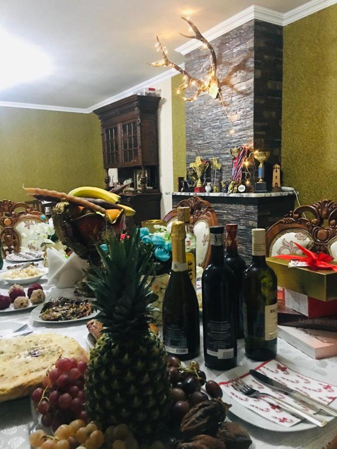 Guesthouse Alpenrose Mestia Ngoại thất bức ảnh