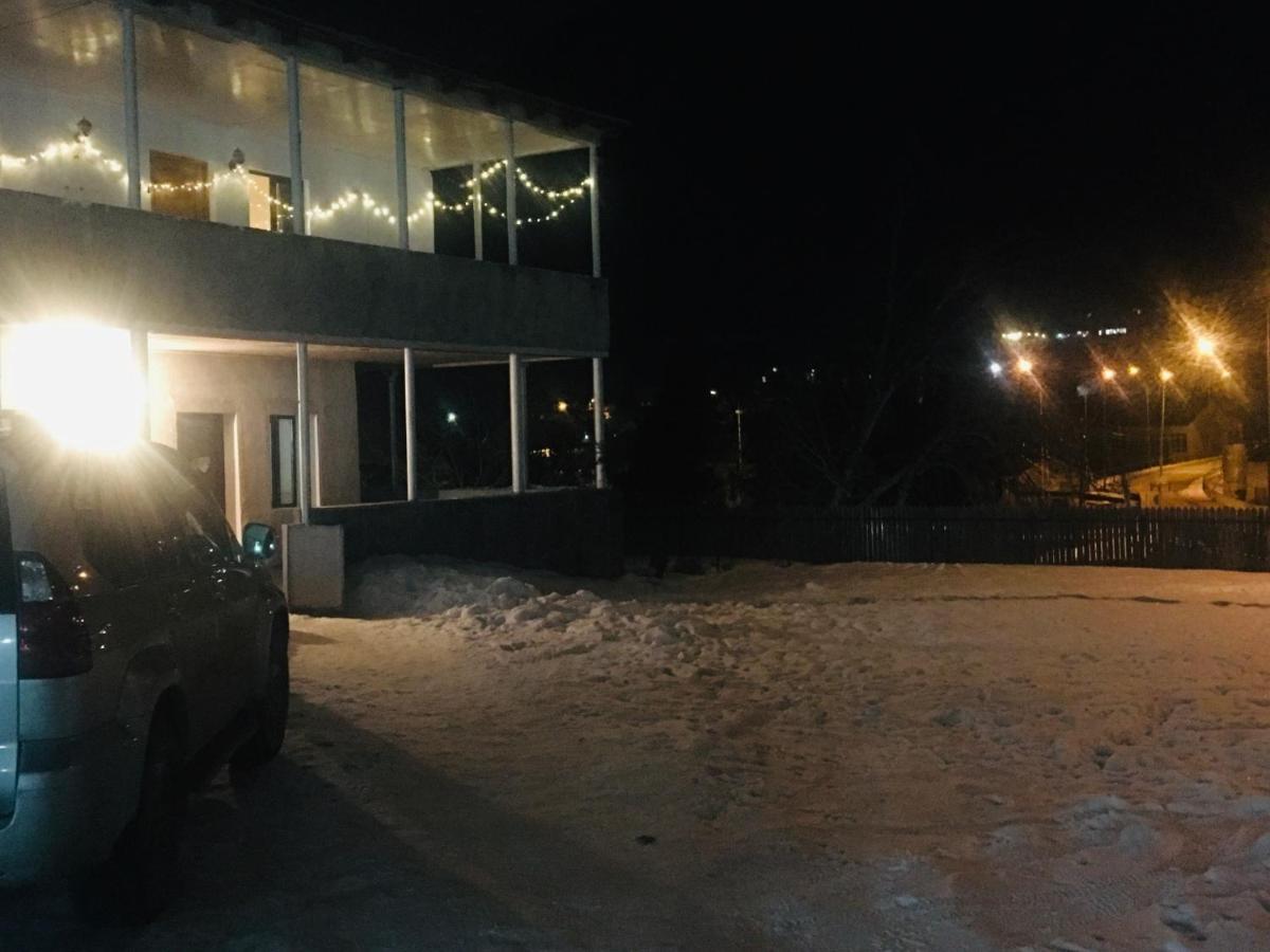 Guesthouse Alpenrose Mestia Ngoại thất bức ảnh
